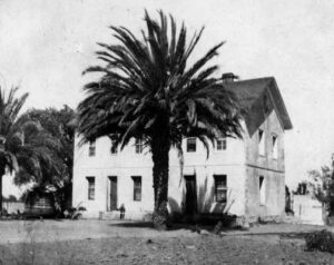 More details Rancho Los Encinos, part of the town's original namesake, 1900 unrecorded - https://tessa.lapl.org/cdm/search/searchterm/00032268 Exterior view of Rancho Encino's Garnier House.